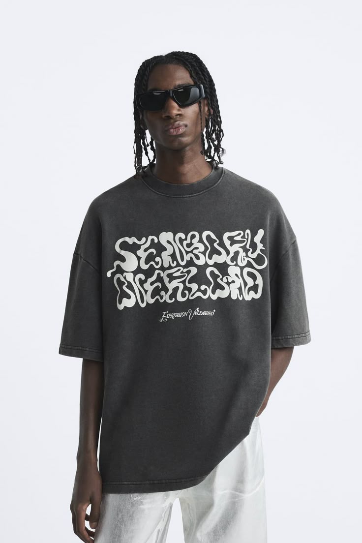 Off-white loose fit streetwear t-shirt